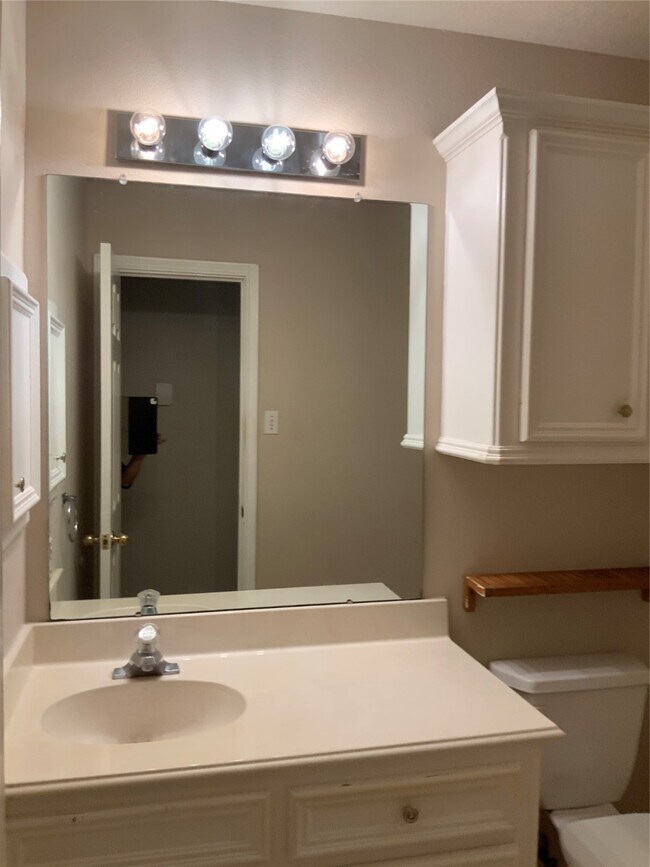 Foto del edificio - 1804 Arbor Glen