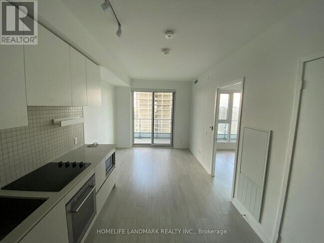 Photo du bâtiment - 950 Portage Pkwy