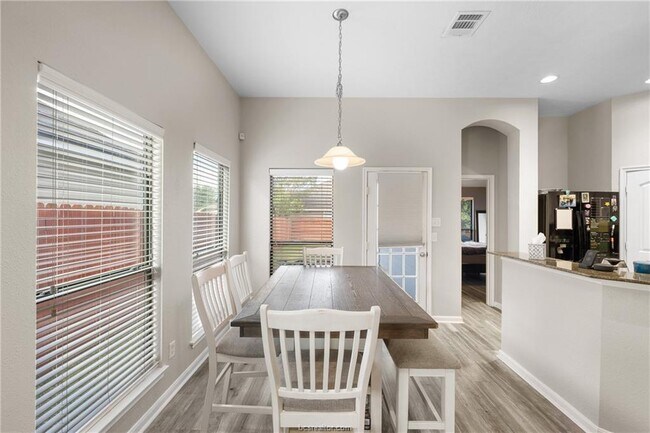 Foto del edificio - 15498 Baker Meadow Loop