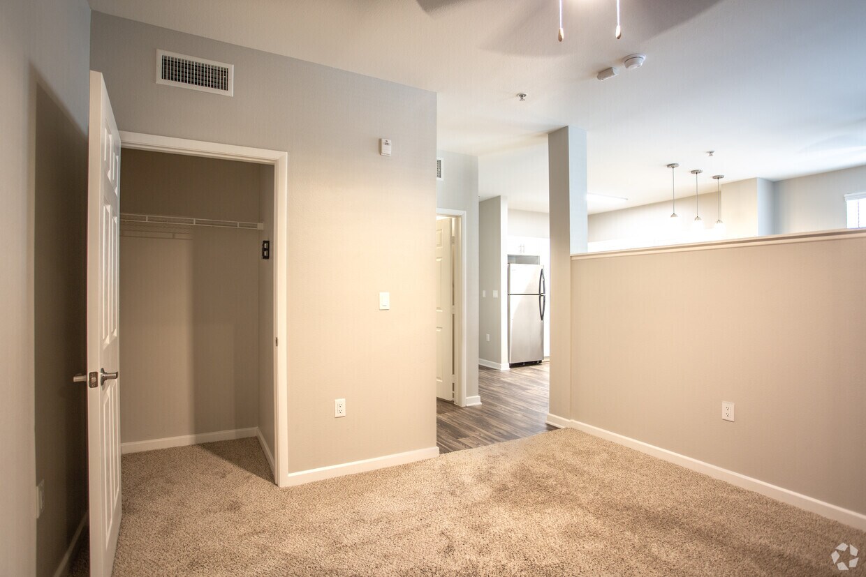Carillon Apartment Homes Apartments In Woodland Hills Carillon Apartment Homes Apartments In Woodland Hills