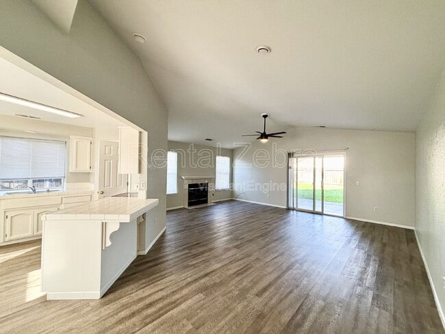 Building Photo - 1861 Creekside Dr