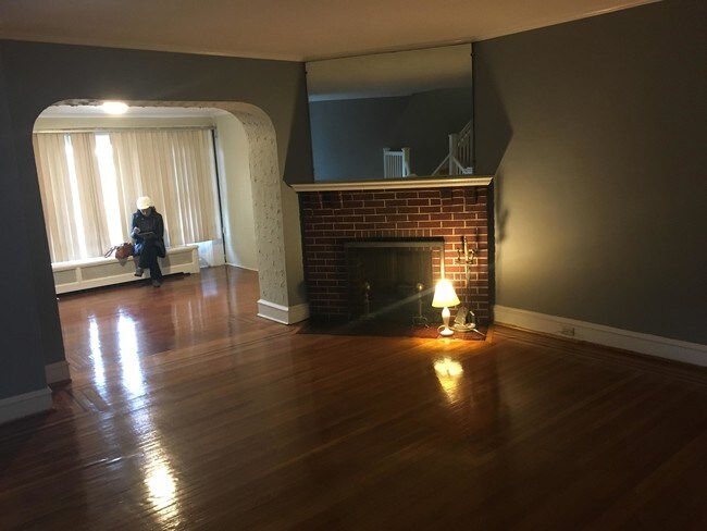 Building Photo - 3 bedroom in PhIladelphIa PA 19131