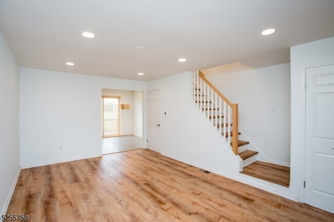 Building Photo - 244 Spruce Ct