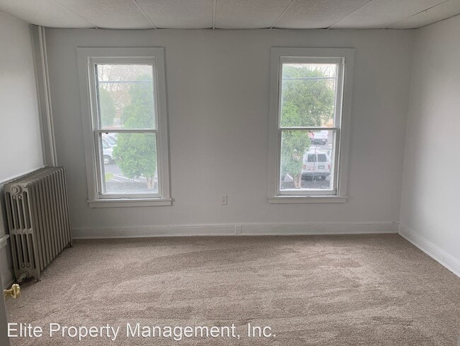 Building Photo - 1 br, 1 bath House - 1065 E King St Apt 2