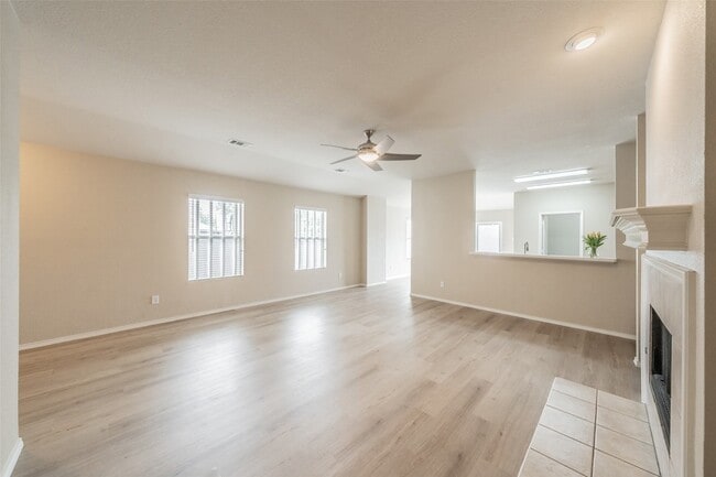 Foto del edificio - 629 Chalk Knoll Rd