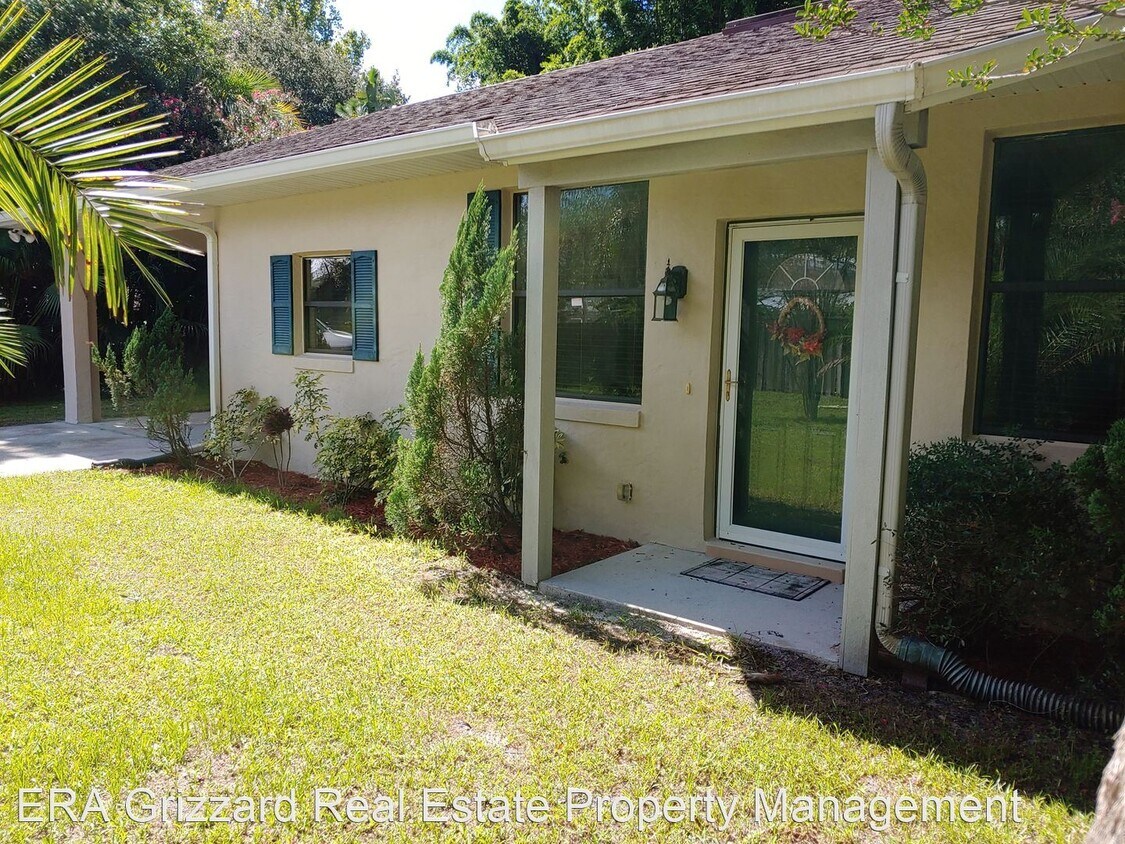 Primary Photo - 2 br, 1.5 bath House - 650 Forest Lane (Rear)
