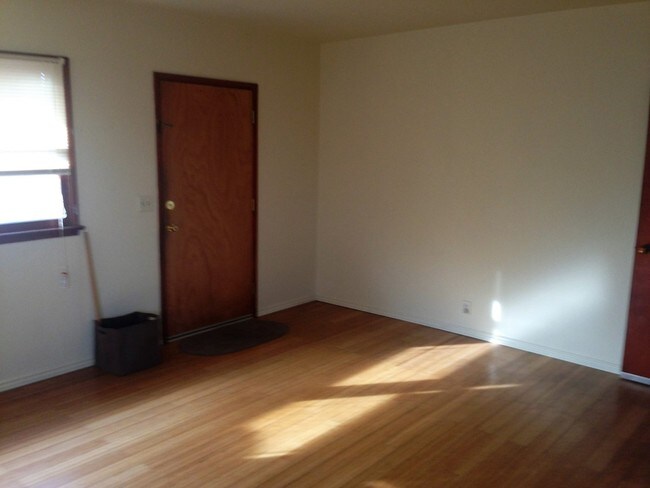 Building Photo - 54 S Lotus Ave