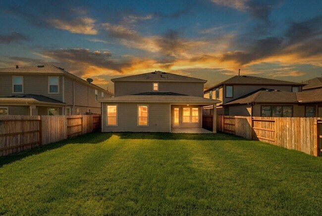 Foto del edificio - 14626 Hemlock Knl Ln