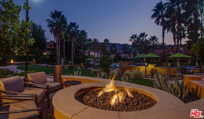 Building Photo - 5830 Las Virgenes Rd