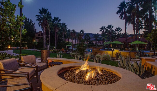Foto del edificio - 5916 Las Virgenes Rd
