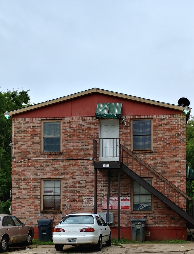 Building Photo - 1411 Barry Ave