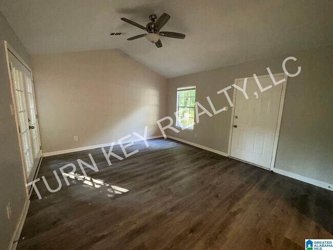 Foto del edificio - 339 Valley Crest Dr