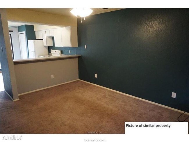 Building Photo - 407 Manuel Dr