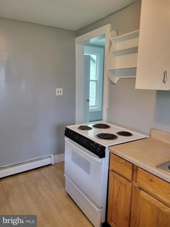 Building Photo - 305 Brower Ave