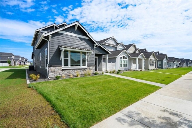 Building Photo - Newly Constructed Home with Spacious Layout
