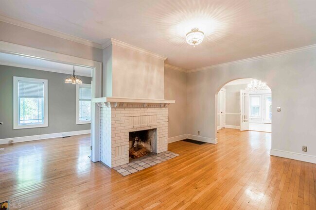 Foto del edificio - 707 Cumberland Rd NE