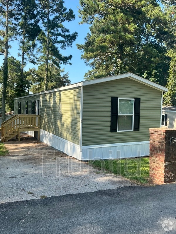 Building Photo - 06 Poole Cir