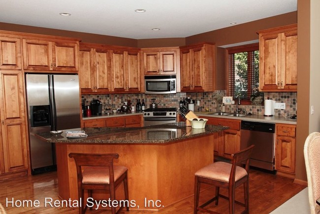 Building Photo - 721 Sandstone Cir