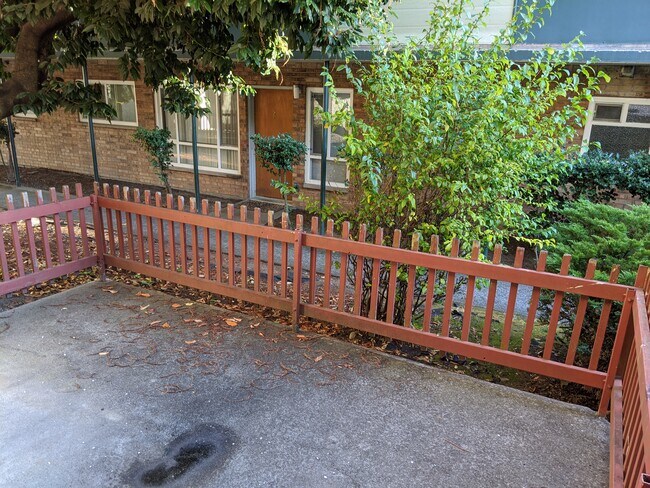 Building Photo - 5123 24th Ave NE