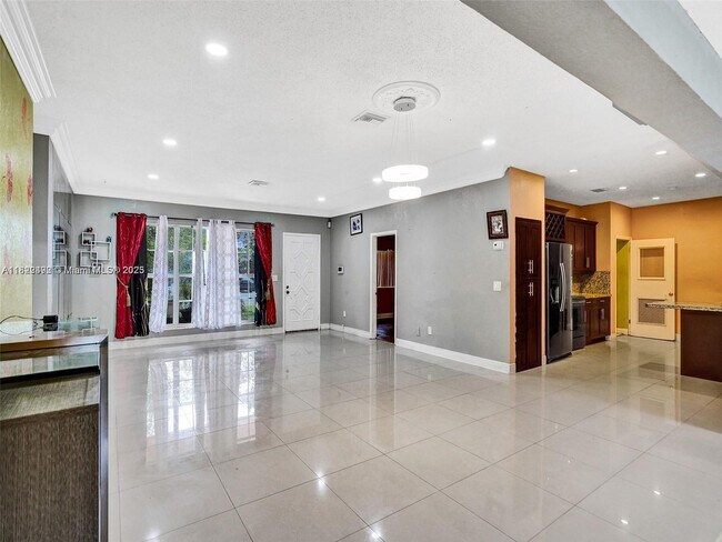 Foto del edificio - 1161 NE 202nd St