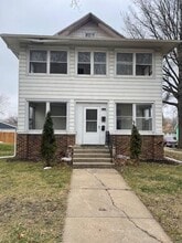 Building Photo - 111 8th St NW