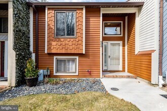 Building Photo - 502 Greenhill Ct