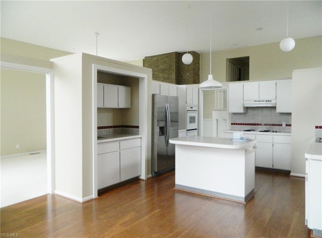 Foto del edificio - 715 Claridge Ln