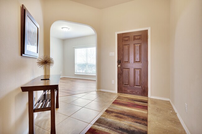 Foto del edificio - 117 Oakmont Dr