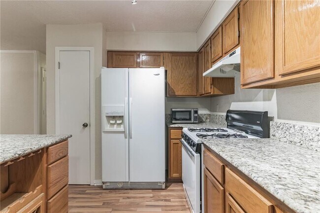 Foto del edificio - 4908 Hawkhaven Ln