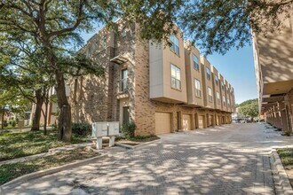 Building Photo - 4225 McKinney Ave