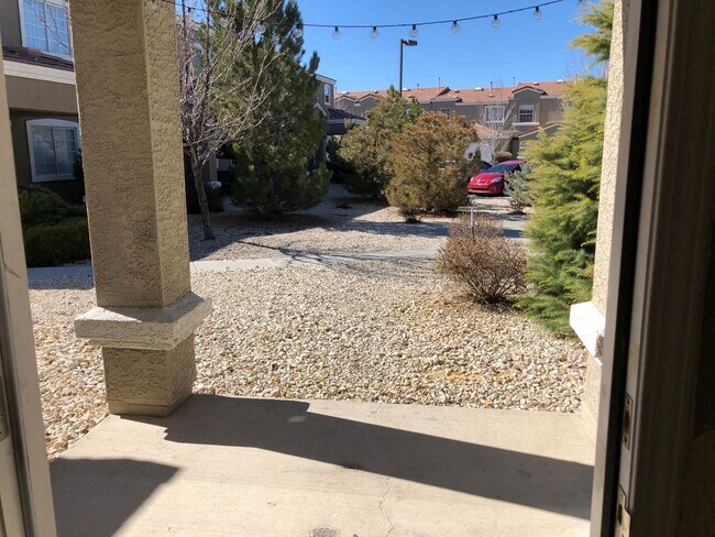 Foto del edificio - 2 Bedroom and 3 Bathroom Condo Townhouse
