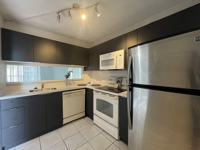 Foto del edificio - 3399 Foxcroft Rd