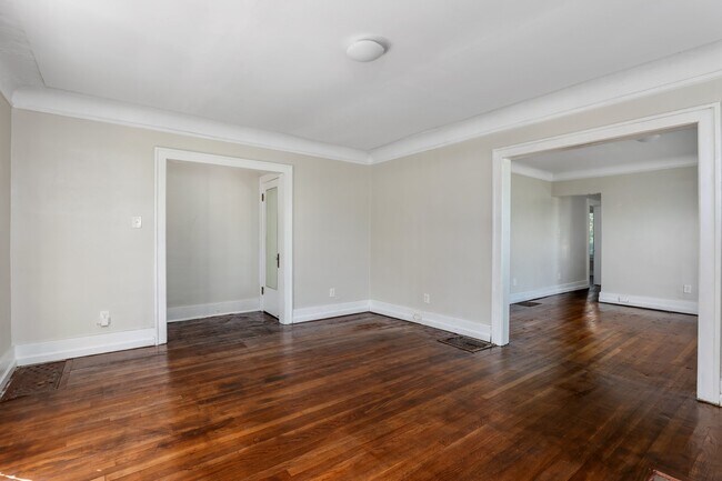 Building Photo - 979 Navahoe St