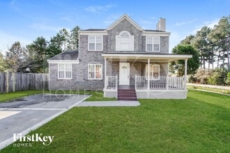 Building Photo - 2400 Devon Dr
