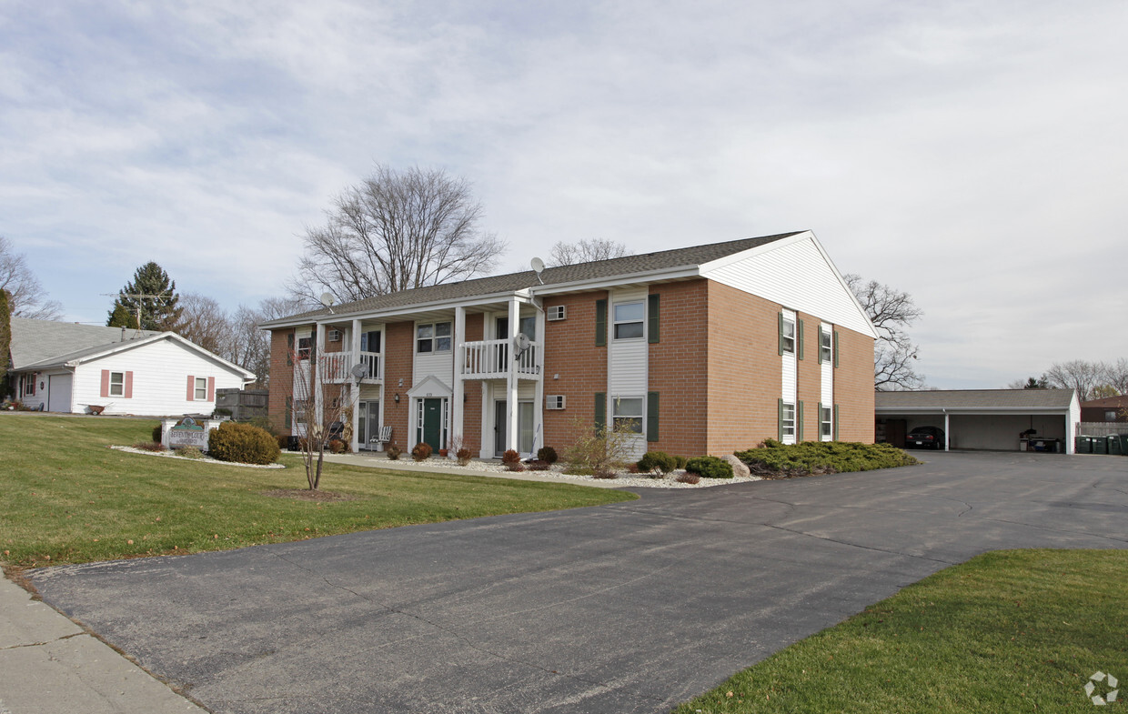 Building Photo - Seventh Court Apartments