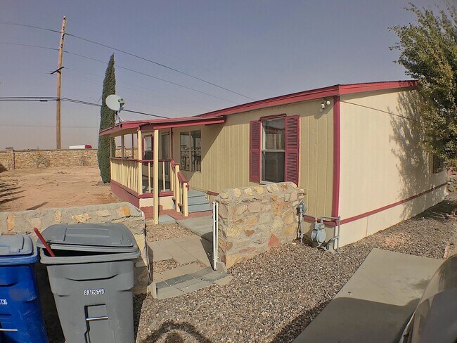 Foto del edificio - East El Paso 3 bed Refrig A/C