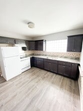 Building Photo - 3824 Eiler St