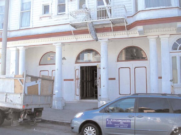 Building Photo - 1604 McAllister St