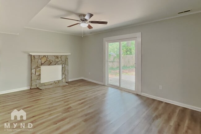 Building Photo - 6815 Saddle Ridge Rd