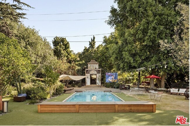 Foto del edificio - 6310 Tompkins Way