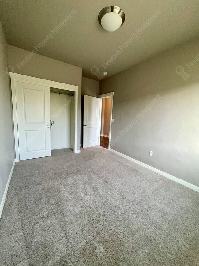 Foto del edificio - Beautiful single-level Pahlisch home in SW...
