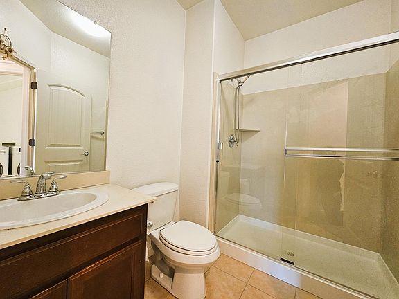 Foto del edificio - 5285 Sungrove Way
