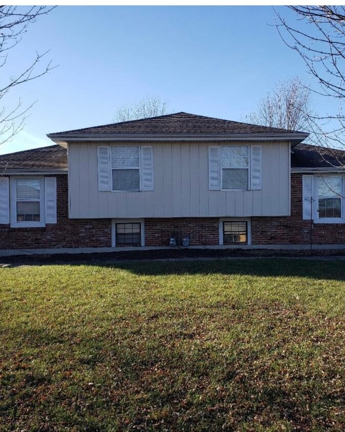 16914 Kentucky Rd, Belton, MO 64012 Townhome Rentals in Belton MO