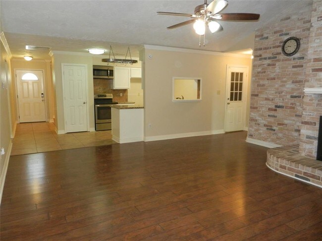 Building Photo - 10402 Long River Dr