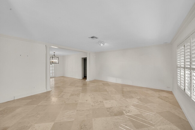 Building Photo - 783 Cordova Dr