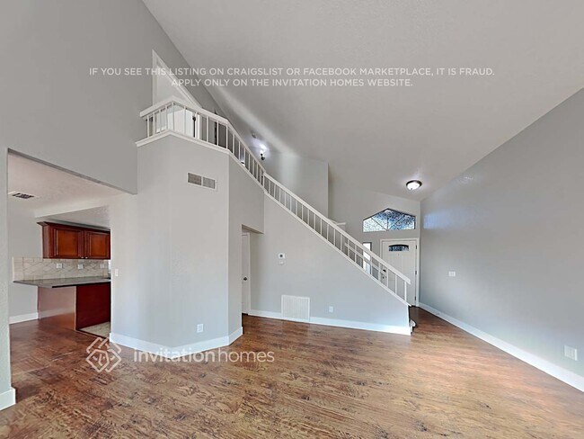 Foto del edificio - 3220 Lowther Way