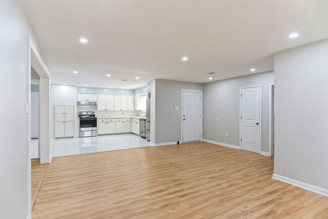 Foto del edificio - 1455 Marilyn Dr