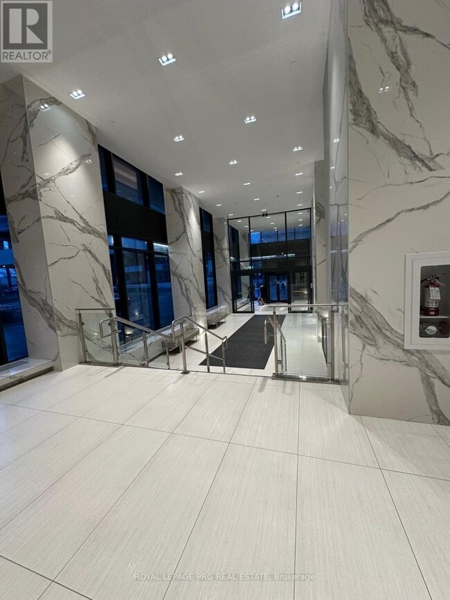 Building Photo - 20 Shore Breeze Dr