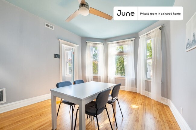 Building Photo - Private bedroom in 3 bed/2 bath Home
