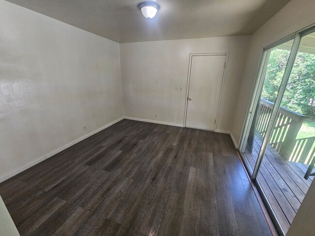 Building Photo - 3 Bedroom 1 Bathroom Home For Rent in Tehama!